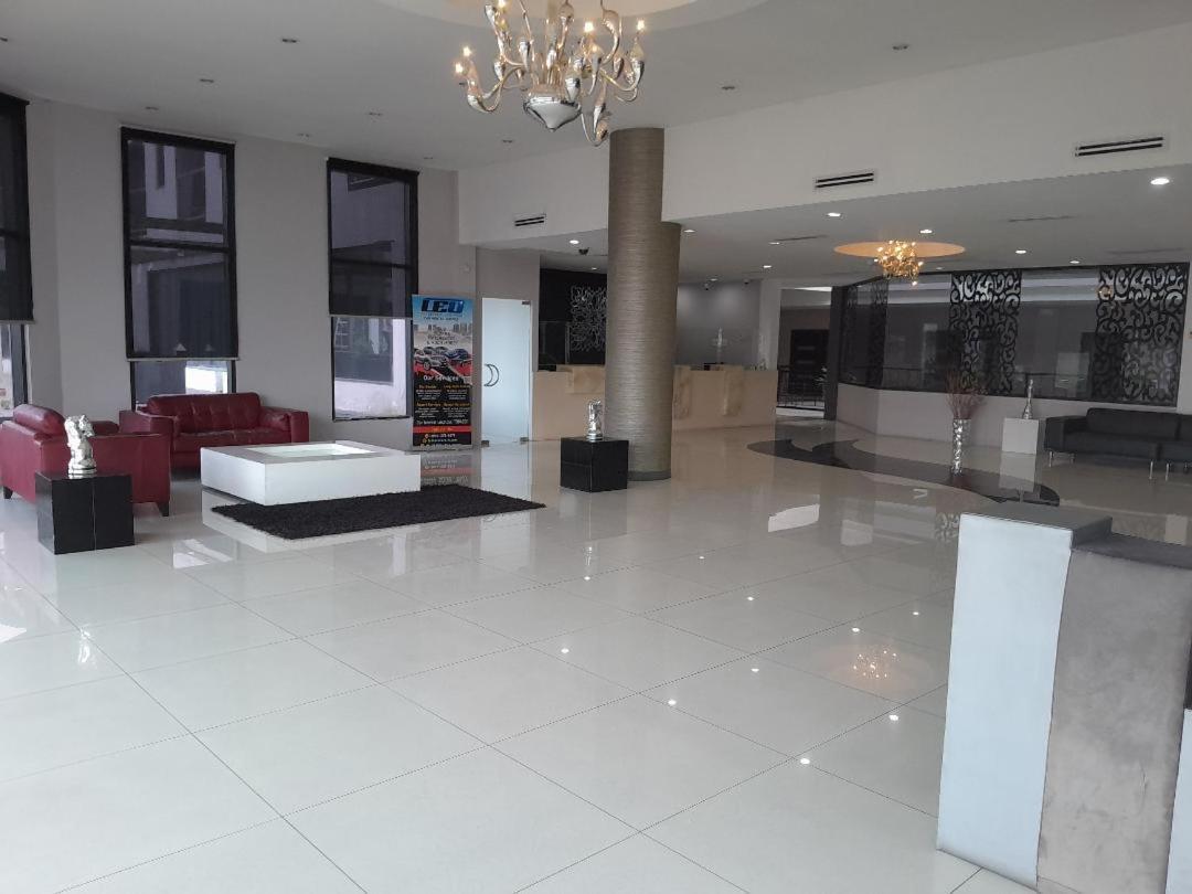 Regent Star Hotel Piarco ภายนอก รูปภาพ