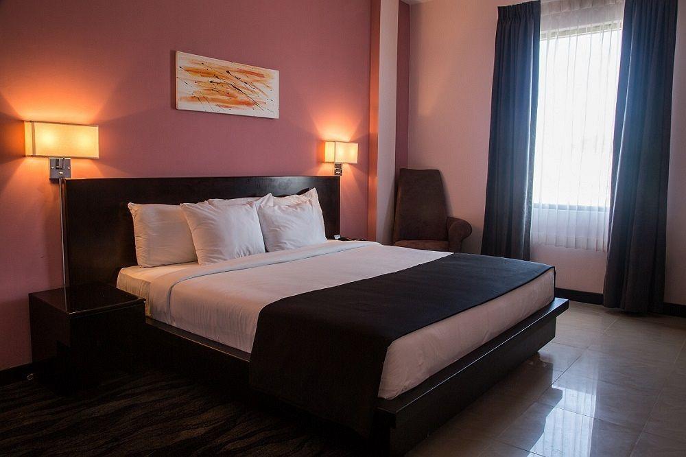 Regent Star Hotel Piarco ภายนอก รูปภาพ